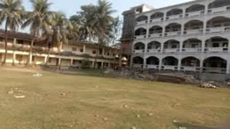 চকরিয়ায় মাদ্রাসার মাঠ দখল, হেলিকপ্টার বিধ্বস্তে নিহত ৬, বিএনপির স্বাধীনতা দিবস কর্মসূচি