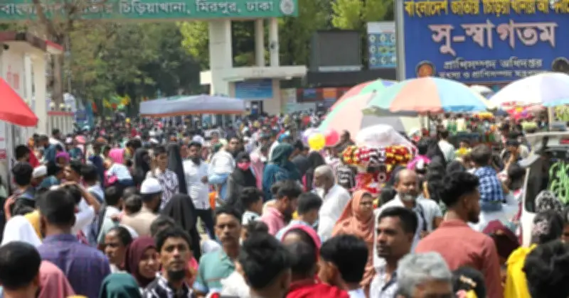 ঈদের দ্বিতীয় দিনে ঢাকার বিনোদনকেন্দ্রে মানুষের ঢল, চিড়িয়াখানায় ইতিহাসের সর্বোচ্চ দর্শনার্থী