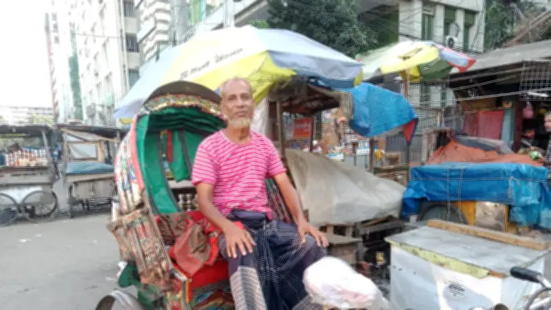 ঈদের আনন্দের মাঝেও জীবিকার তাড়নায় রাজধানীর রিকশাচালকদের সংগ্রাম