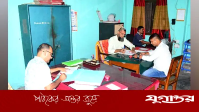 ঈদুল ফিতরের ছুটি শেষ, মঙ্গলবার থেকে অফিস-আদালত ও ব্যাংক খুলছে