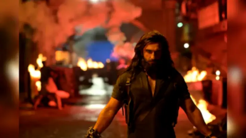 ধুরন্ধর ২: রণবীরের অ্যাকশনে বক্স অফিসে রেকর্ড ভাঙার খেলা, ৪ দিনে ৭৬১ কোটি আয়