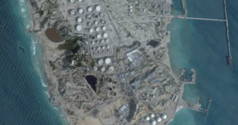 ইরানের হুঁশিয়ারি: উপকূলে হামলা হলে পারস্য উপসাগর মাইন দিয়ে অবরুদ্ধ হবে