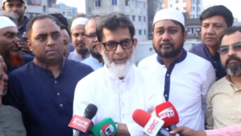 তেলের সংকট নিয়ন্ত্রণে, ঈদে সরবরাহ স্বাভাবিক: প্রতিমন্ত্রী; সিন্ধুরমতী মেলায় শান্তি নির্দেশ