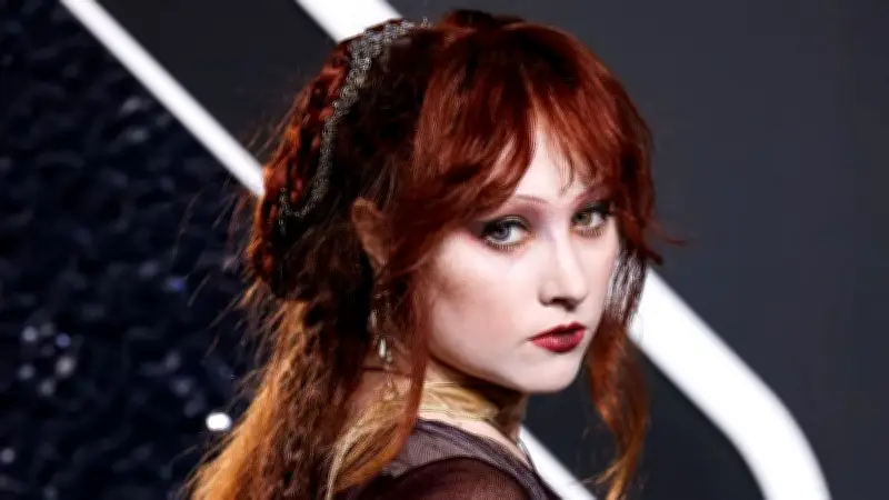 চ্যাপেল রোনের বিরুদ্ধে শিশু ভক্তকে 'হয়রানি' অভিযোগ, গায়িকার ব্যাখ্যা