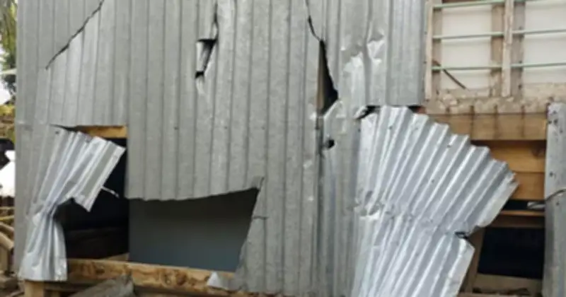 শরীয়তপুরের নড়িয়ায় দুই পক্ষের সংঘর্ষে শতাধিক ককটেল বিস্ফোরণ, ১৫ জন আহত