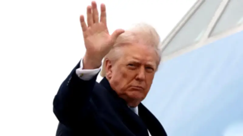 ট্রাম্প ইরানের বিদ্যুৎকেন্দ্রে সামরিক হামলা পাঁচ দিনের জন্য স্থগিত করলেন