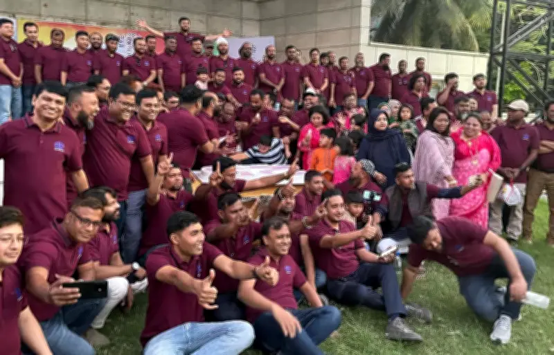 কুষ্টিয়ায় এসএসসি ২০০১ ব্যাচের ২৫ বছর পূর্তি উৎসবে মেতেছিলেন শিক্ষার্থীরা