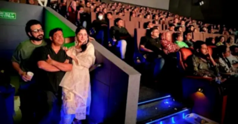 ঈদের ছুটিতে রাজধানীর সিনেমা হলগুলোতে দর্শকদের উপচেপড়া ভিড়