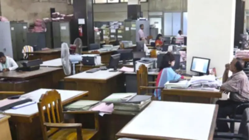 ঈদের পর অফিস খুলছে, মধ্যপ্রাচ্যে সংঘাত বন্ধে আহ্বান, পুলিশ কর্মকর্তা নিহত