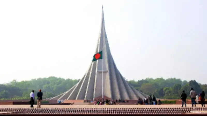 জাতীয় স্মৃতিসৌধে প্রবেশ নিষেধাজ্ঞা, মধ্যপ্রাচ্যে সংঘাত বন্ধের আহ্বান ও অন্যান্য গুরুত্বপূর্ণ খবর