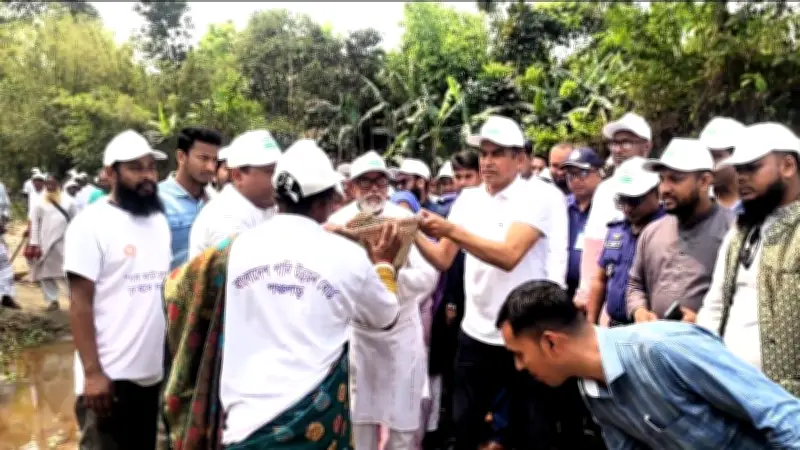 পানি সম্পদ প্রতিমন্ত্রী: ড্রেজার নয়, শ্রমিক দিয়ে খাল খনন করতে হবে