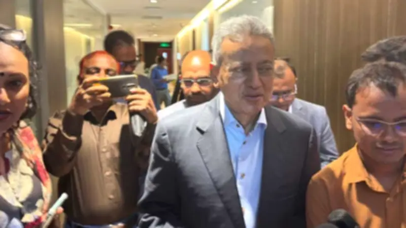 আইএমএফের সঙ্গে নতুন ঋণ আলোচনা, ইসরায়েলি প্রেসিডেন্টের পালানো, ভারতে তানিয়ার অস্ত্রোপচার