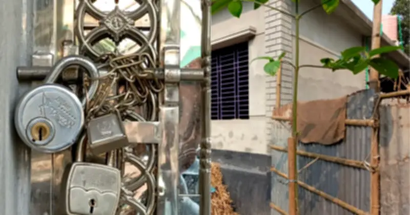 দিনাজপুরে জমি বিরোধে নারী-শিশু হামলা, বাড়ি অবরুদ্ধ, আহতদের হাসপাতালে