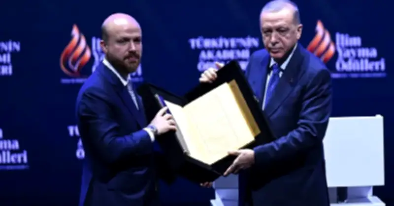 তুরস্কে সাংবাদিক গ্রেফতার: প্রেসিডেন্ট এরদোয়ানের ছেলের দুর্নীতি প্রতিবেদনের অভিযোগ