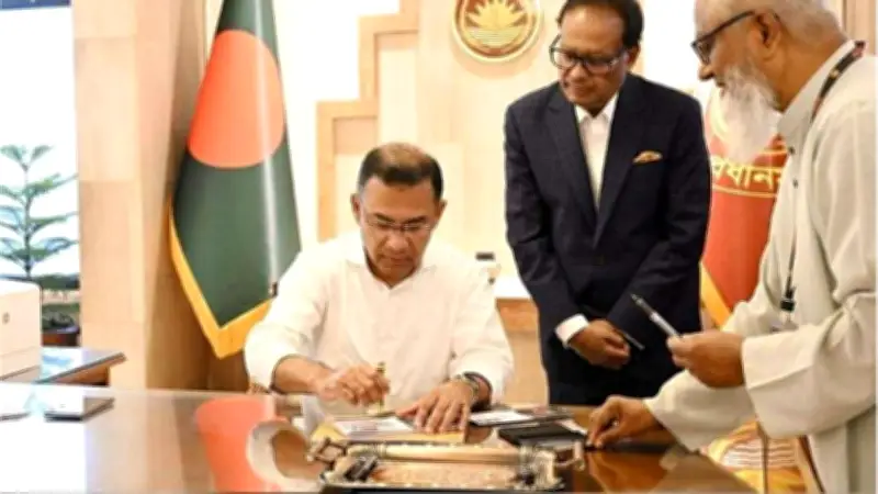 স্বাধীনতা দিবসে স্মারক ডাকটিকিট উন্মোচন, স্বর্ণের দাম কমলো, সংসদে আসছে নতুন বাজেট