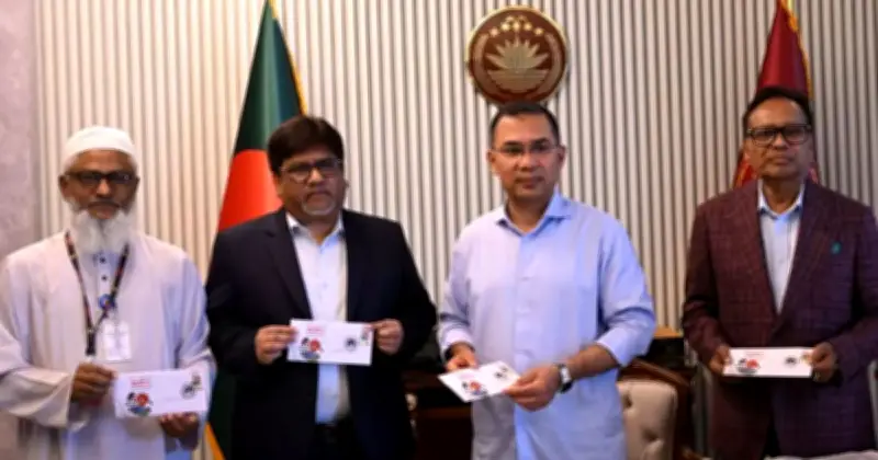 প্রধানমন্ত্রী তরিক রহমানের হাতে স্বাধীনতা দিবসের স্মারক ডাকটিকিট উন্মোচন