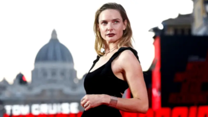 রেবেকা ফার্গুসনের অভিমত: ইন্টিমেসি কো-অর্ডিনেটর ছাড়াই কাজে স্বাচ্ছন্দ্যবোধ