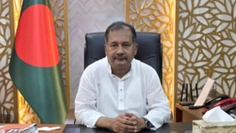 তেল মজুত ও কৃত্রিম সংকট রোধে তথ্যমন্ত্রীর আহ্বান, প্রধানমন্ত্রীর সভায় জ্বালানি পরিস্থিতি আলোচনা