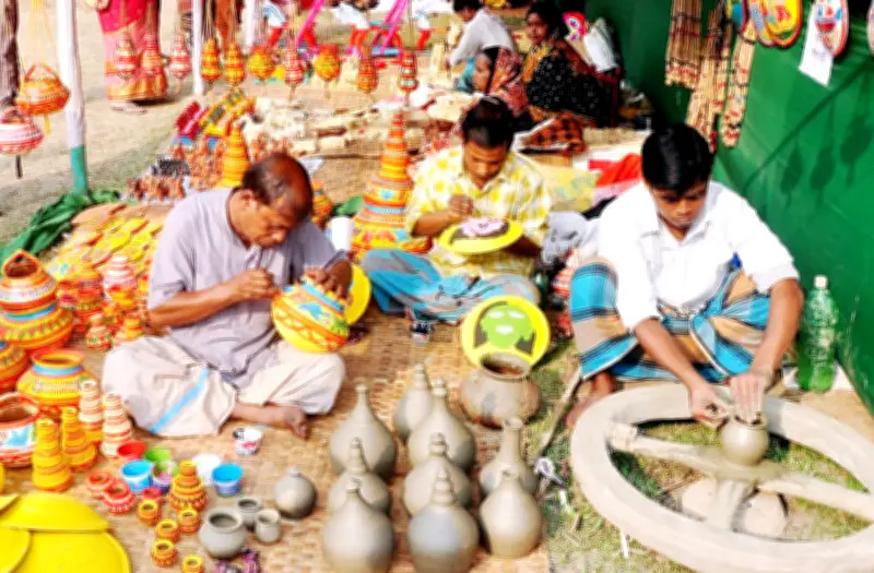 মৃৎশিল্পের নকশা ও রং তৈরির ঐতিহ্য এবং সামাজিক সম্প্রীতির গুরুত্ব