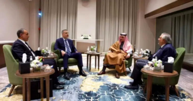 ইরান হামলায় আরব-মুসলিম দেশগুলোর বৈঠকে মতভেদ: সৌদি, তুরস্ক ও পাকিস্তানের ভিন্ন অবস্থান