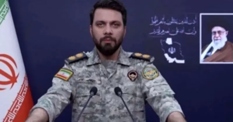 ইরানি সেনা মুখপাত্রের বিদ্রুপ: 'আপনাদের অভ্যন্তরীণ দ্বন্দ্ব কি আপনাদের নিজেদের সাথে আলোচনায় নামিয়েছে?'