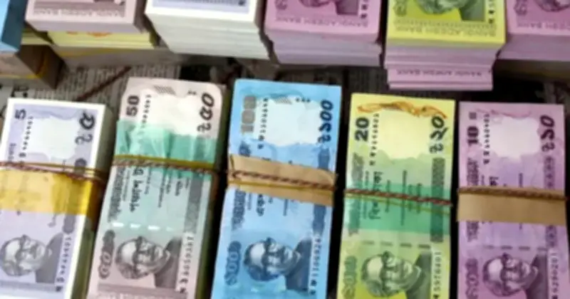 শেখ মুজিবের ছবিযুক্ত পুরোনো নোট বাজারে ছাড়ছে কেন্দ্রীয় ব্যাংক, ব্যাংকাররা বলছেন নির্দেশনা মেনেই চলছে