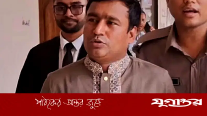 ছাত্রলীগ নেতা তারেকের গ্রেফতার আদেশ: মিরপুরে শিক্ষার্থীদের ওপর গুলিবর্ষণের অভিযোগ