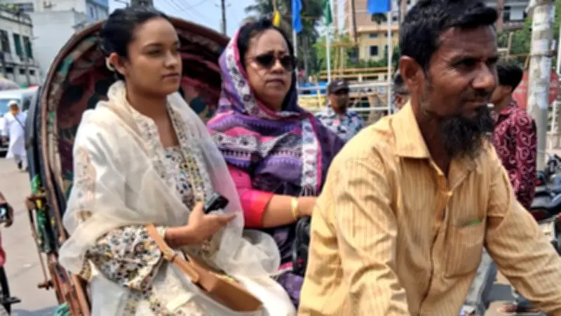 রিকশায় নগর ভবনে নারী প্রশাসক শিরিন: শুটিংয়ের পর পোশাক কোথায় যায়? মগবাজারে শোরুম বন্ধ