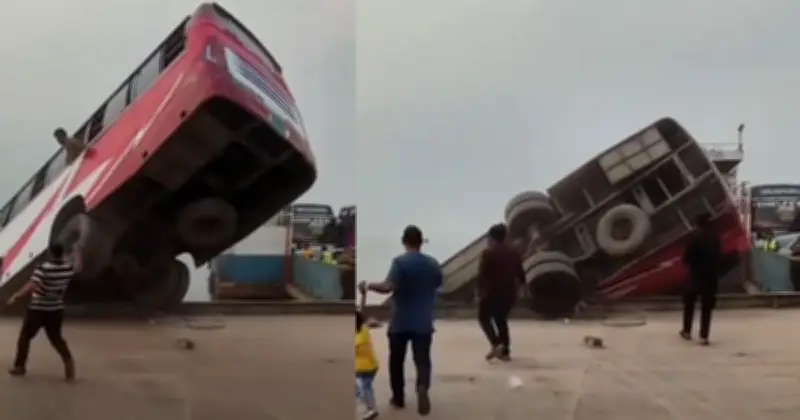 রাজবাড়ীর দৌলতদিয়া ঘাটে বাস দুর্ঘটনায় নিহত ২, নিখোঁজ অন্তত ৩৫