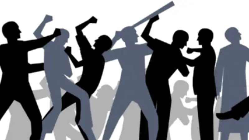 প্লেটে মাংস কম দেওয়ায় সংঘর্ষে আহত ১৫, পদ্মায় বাসডুবিতে নিহত ২, ইরানে গ্রেপ্তার ৩৯