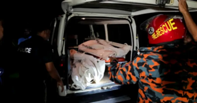 গোয়ালন্দে পদ্মায় বাস দুর্ঘটনা: ১৬ লাশ উদ্ধার, নিখোঁজদের সন্ধানে চলছে উদ্ধার অভিযান