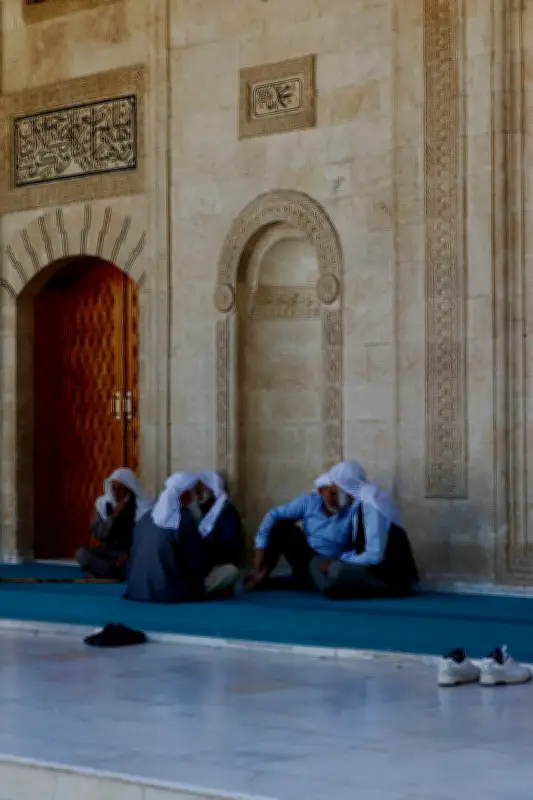 মদিনা রাষ্ট্রের স্বাধীনতা রক্ষায় মহানবী (সা.)-এর কৌশল: একটি ঐতিহাসিক বিশ্লেষণ