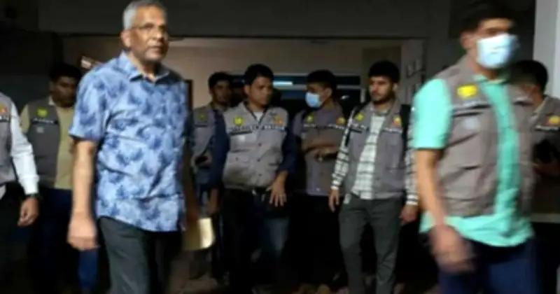 ডিবি আটক করল ডিজিএফআইর সাবেক মহাপরিচালক শেখ মামুন খালেদকে