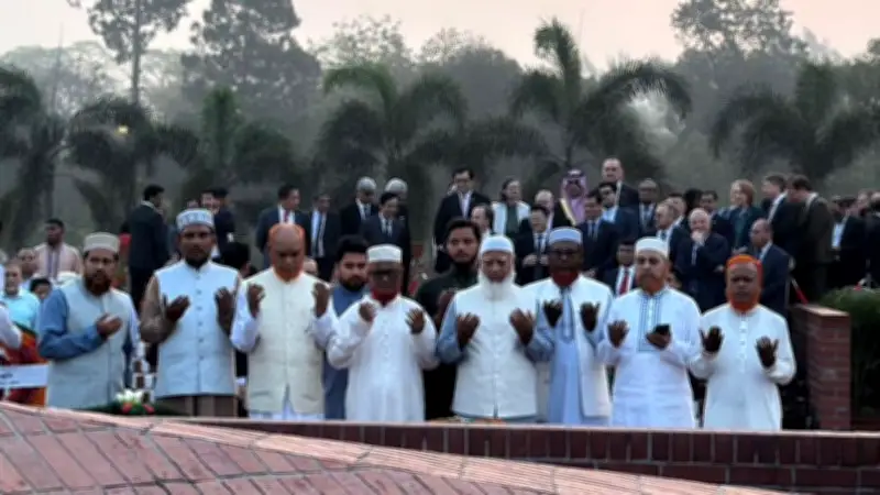 স্বাধীনতা দিবসে স্মৃতিসৌধে জামায়াত আমির শফিকুর রহমানের শ্রদ্ধা নিবেদন