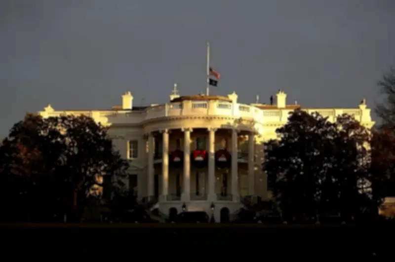 ট্রাম্প প্রশাসনের কর্মকর্তারা ইরান যুদ্ধ বন্ধের আলোচনার জন্য পাকিস্তানে বৈঠকের পরিকল্পনা করছেন