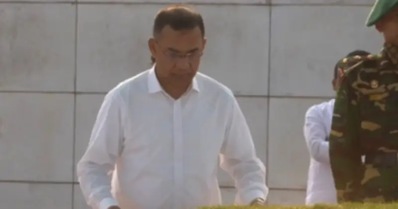 স্বাধীনতা দিবসে তারেক রহমানের পিতামাতার সমাধিতে শ্রদ্ধা নিবেদন