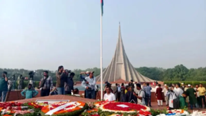 স্বাধীনতা দিবসে স্মৃতিসৌধে জনতার ঢল, চট্টলা এক্সপ্রেসে ভয়াবহ অগ্নিকাণ্ডের ঘটনা