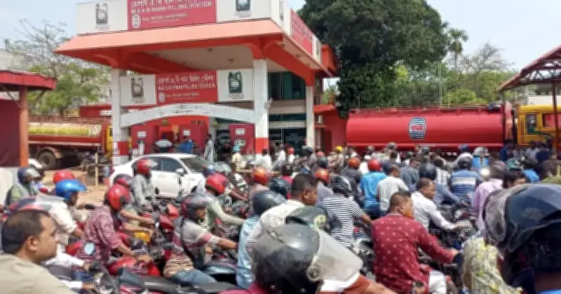 সাতক্ষীরায় মোটরসাইকেল জ্বালানি তেলের নতুন নিয়ম: ফুয়েল কার্ড বাধ্যতামূলক