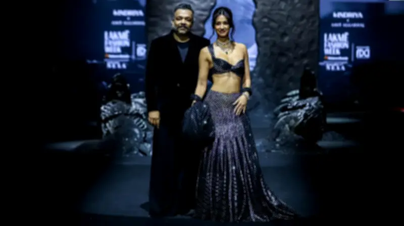 হাল ফ্যাশনের নতুন সংযোজন: সেলিব্রিটি লুকের মাধ্যমে স্টাইলিশ আপডেট