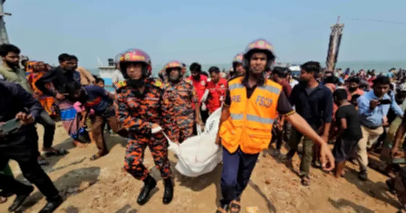 রাজবাড়ীর দৌলতদিয়া ফেরিঘাটে পদ্মায় বাসডুবি: উদ্ধার অভিযান সাময়িক স্থগিত, মৃত ২৬