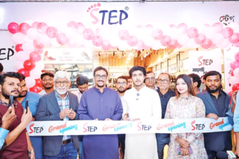 যমুনা ফিউচার পার্কে স্টেপ ফুটওয়্যারের নতুন আউটলেট উদ্বোধন, উপস্থিত ছিলেন তৌসিফ মাহবুব