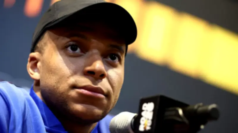 রিয়াল মাদ্রিদের ভুল হাঁটু পরীক্ষার খবর অস্বীকার করলেন কিলিয়ান এমবাপ্পে