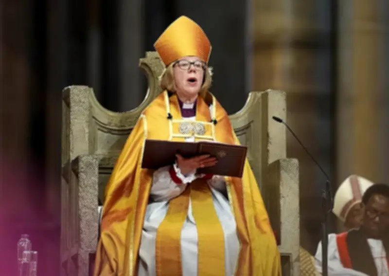 সারা মুলালির অভিষেক: যুক্তরাজ্যের প্রথম নারী আর্চবিশপ অব ক্যান্টারবুরি হিসেবে দায়িত্ব শুরু