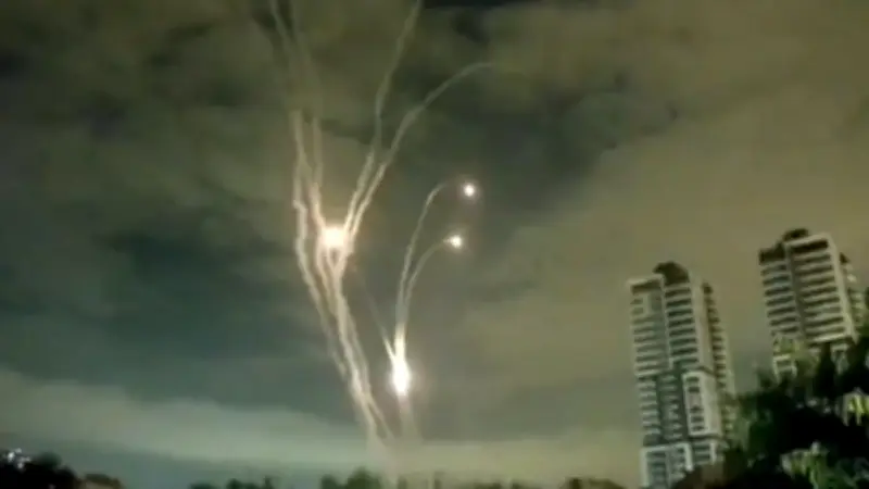 বিশ্বজুড়ে অনলাইন শিক্ষার চাহিদা বৃদ্ধি: প্রযুক্তির মাধ্যমে শিক্ষার নতুন দিগন্ত