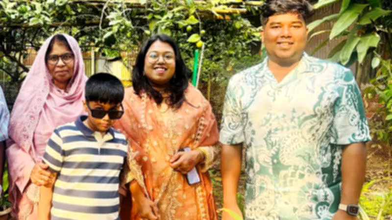 পদ্মায় বাসডুবিতে এক পরিবারের তিন সদস্যের মর্মান্তিক মৃত্যু, শোকাহত চিকিৎসক মা