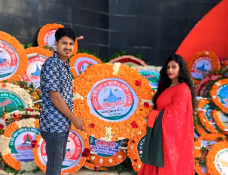 মহান স্বাধীনতা দিবসে সিরাজগঞ্জ বন্ধুসভার শহীদ মুক্তিযোদ্ধাদের প্রতি ফুলেল শ্রদ্ধা