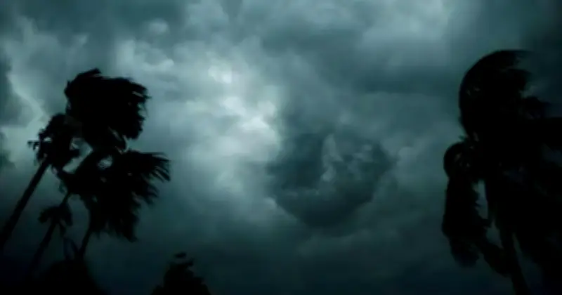 ৬০ কিলোমিটার বেগে ঝড়ের সতর্কতা: ঢাকাসহ ৬ অঞ্চলে বজ্রবৃষ্টির সম্ভাবনা