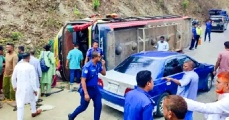 রাঙ্গামাটিতে বাস উল্টে ১৯ জন আহত, শিশুসহ নয়জন প্রাথমিক চিকিৎসা পেয়েছেন