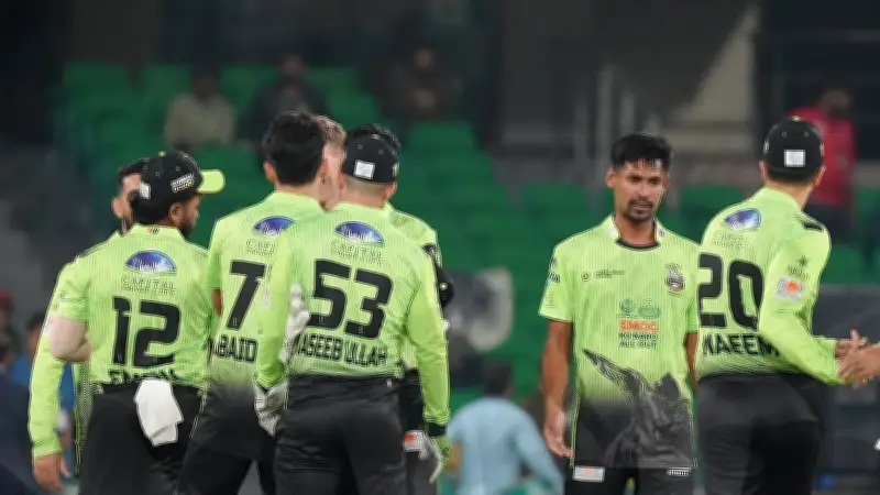 পিএসএলে মোস্তাফিজের উইকেটে লাহোরের বড় জয়, পারভেজের ব্যাটে নিরাশা