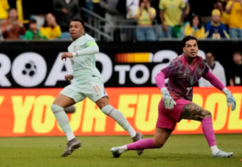 ১০ জন নিয়ে খেলে ব্রাজিলকে হারাল ফ্রান্স, এমবাপ্পের গোলে শুরু